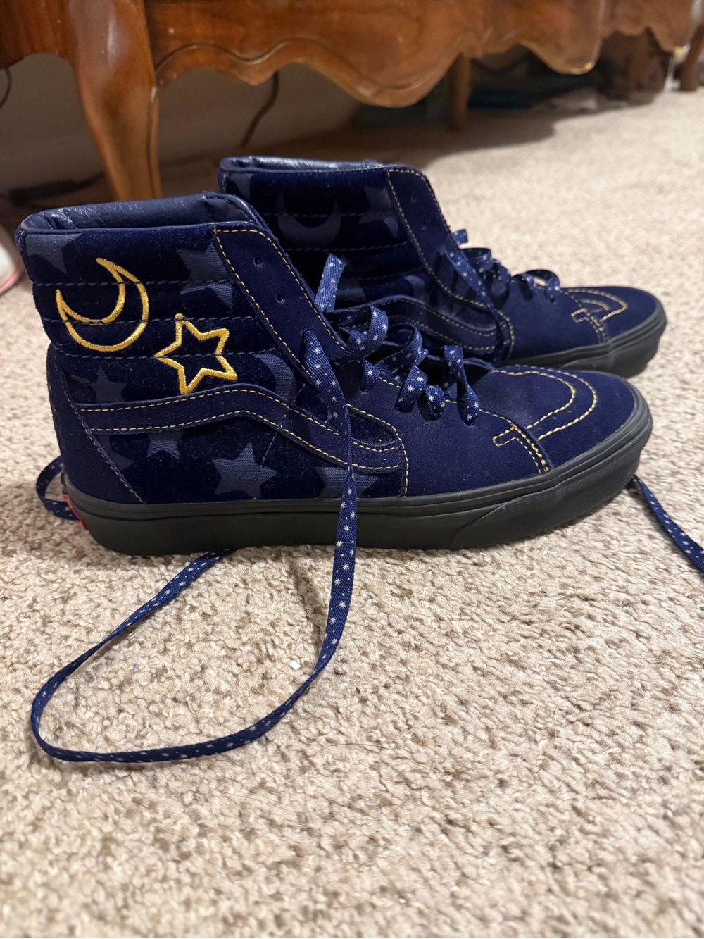 Women’s Disney Navy Star & Moon High-Top Sneakers - Blue